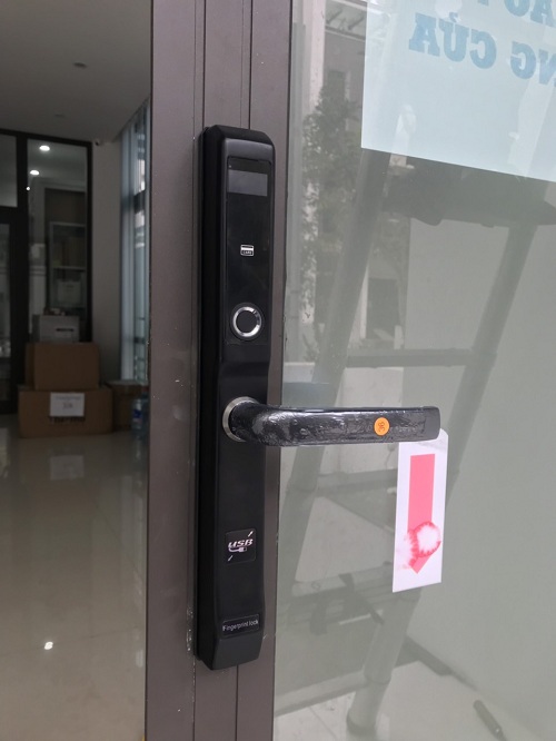 Các mẫu khóa cửa nhôm vân tay xingfa cao cấp Các mẫu khóa cửa nhôm vân tay xingfa cao cấp