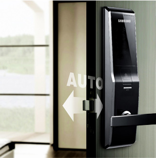 More Security!  Automatic Lock và Double Khóa tính năng: Tự động khóa khi bạn đóng cửa trên đường ra, khóa cửa làm giảm rắc rối và lo lắng về việc có để cửa không khóa.  Trong trường hợp khẩn cấp, chẳng hạn như một ngọn lửa, cánh cửa có thể mở được từ bên ngoài với một mật khẩu đã đăng ký và dấu vân tay quét.  Tính năng này ngăn chặn các trường hợp để cửa mở khi một đứa trẻ đi ra ngoài và các trường hợp nhập cảnh trái phép cố gắng thông qua các đầu vào sữa.