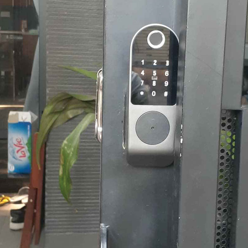 Khóa cổng sắt vân tay EUROLOCK Khóa cổng sắt vân tay EUROLOCK